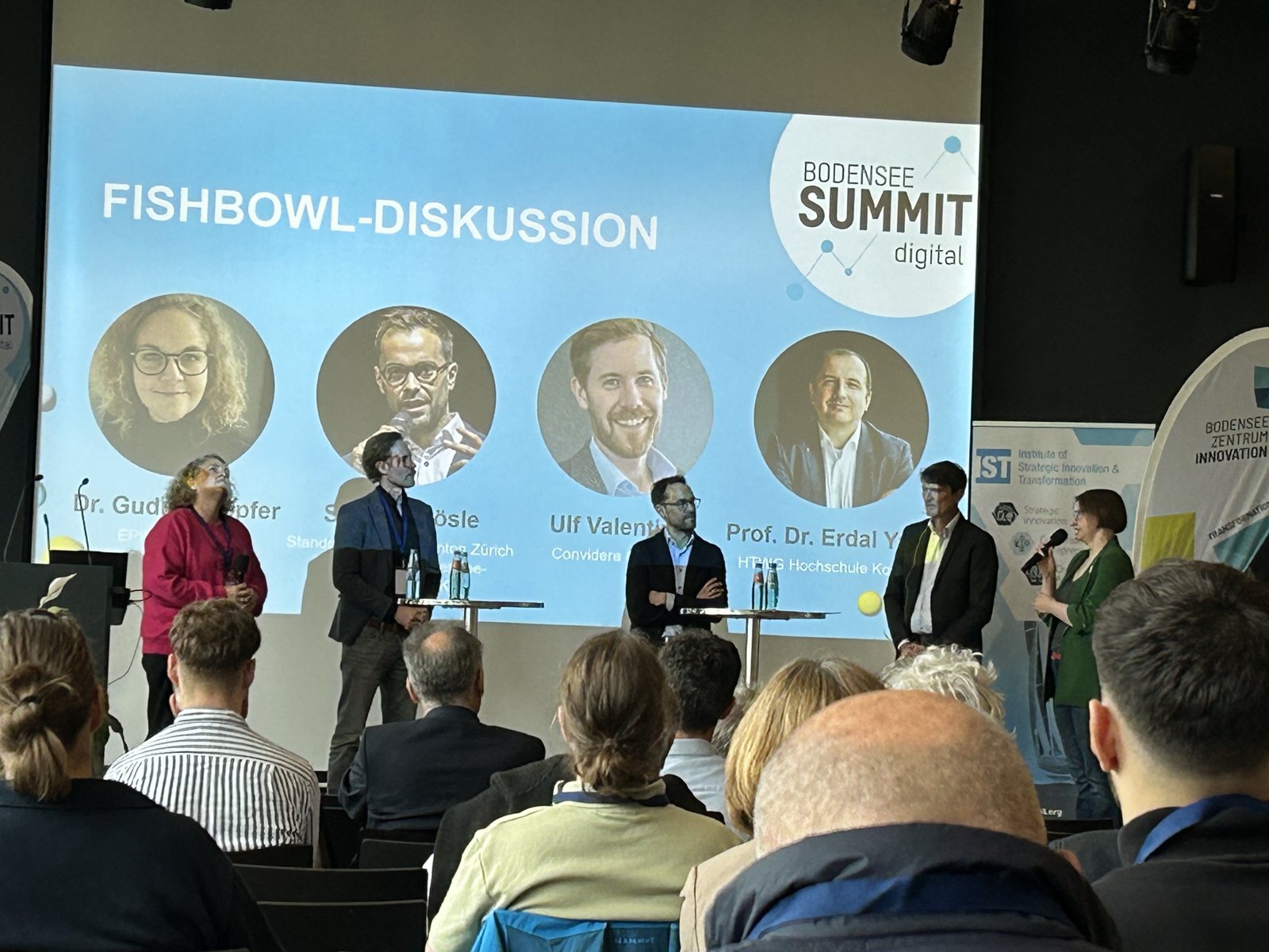Fishbowl mit Dr. Gudrun Töpfer, Samuel Mösle, Ulf Valentin und Prof. Dr. Erdal Yalcin.