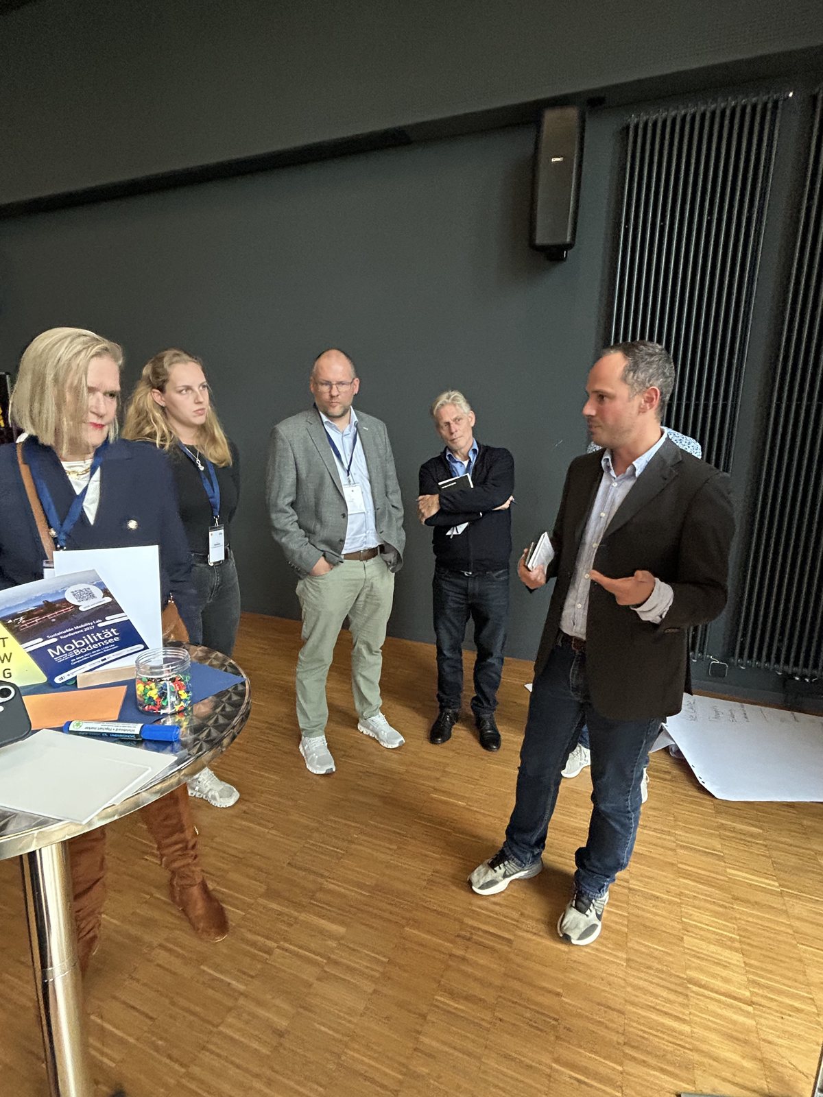 World Café «Innovation neu denken?», moderiert von Thomas Absmayr, FH Vorarlberg.