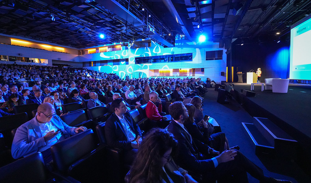 Plenum einer europäischen KI-Konferenz. Quelle: EU AI Office